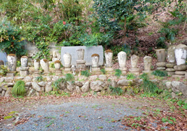 歴住墓地